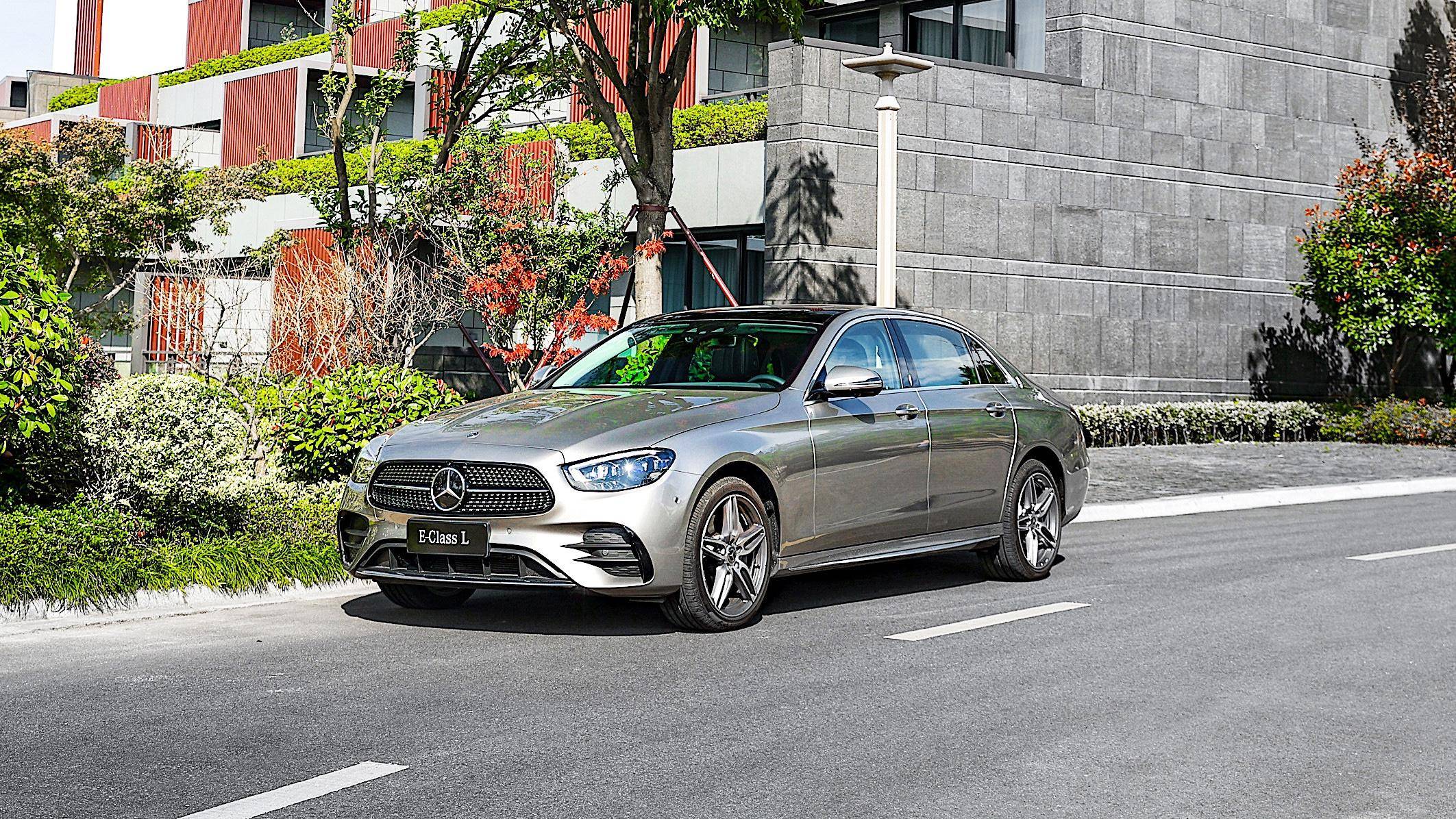 含着 “含辛茹苦”（忍受辛苦）等