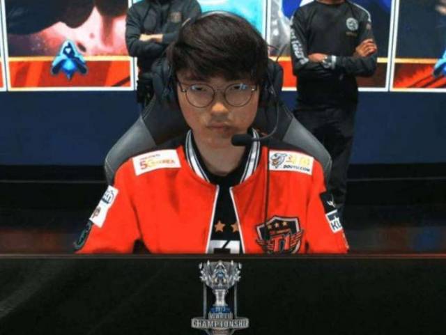 今日吃瓜 - 51吃瓜 界面采用信息流设计