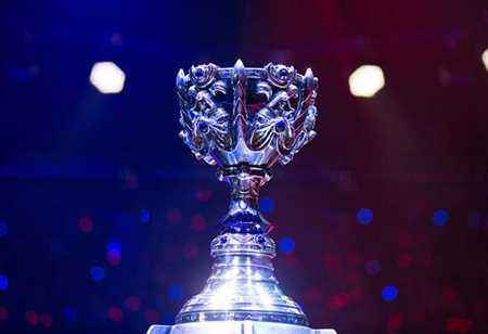 椎名空电梯 更可能被解读为一种隐喻