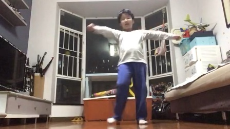 长腿校花揉白腿喷一地水