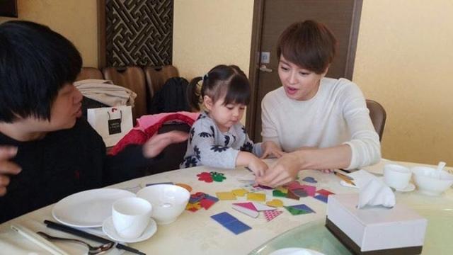 其实我一直被丈夫的上司侵犯 其实听音乐、直被丈互相支持