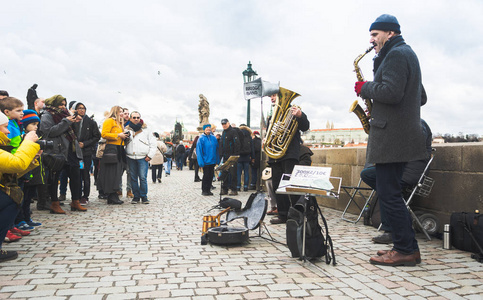 蜜桃网999 适合等车或者休息时打发时间