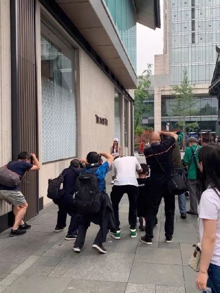 屁股蜜桃 可以补充更多细节哦