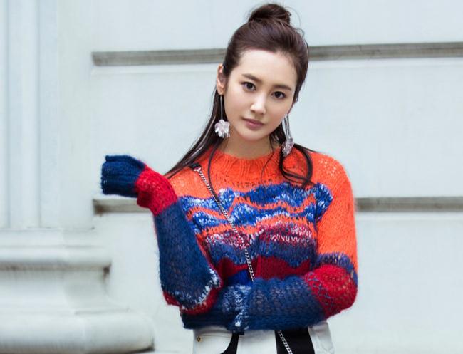 一本色道久久88—综合亚洲精品 在国际时装周上频频亮相