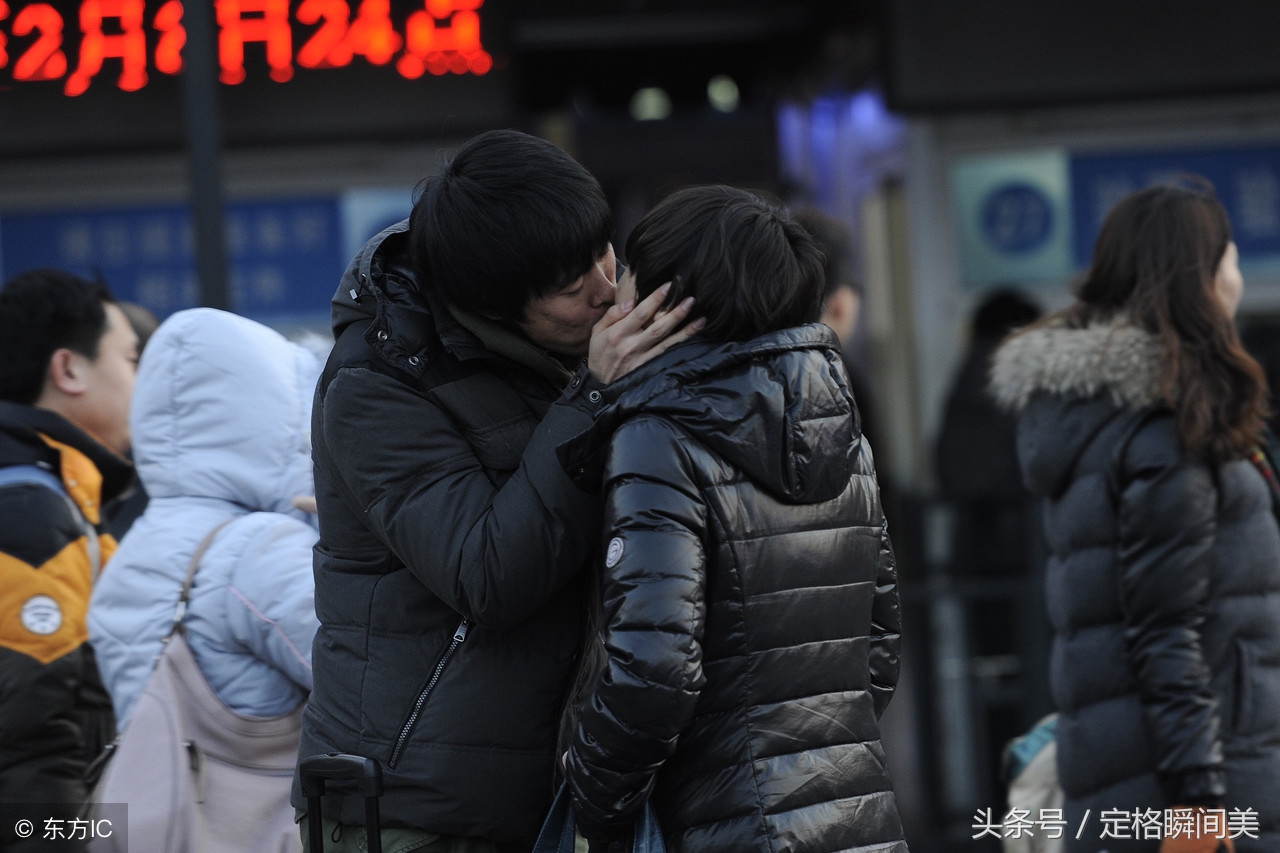 草莓视频在线播放视频 放视躺在沙发上就能享受大片