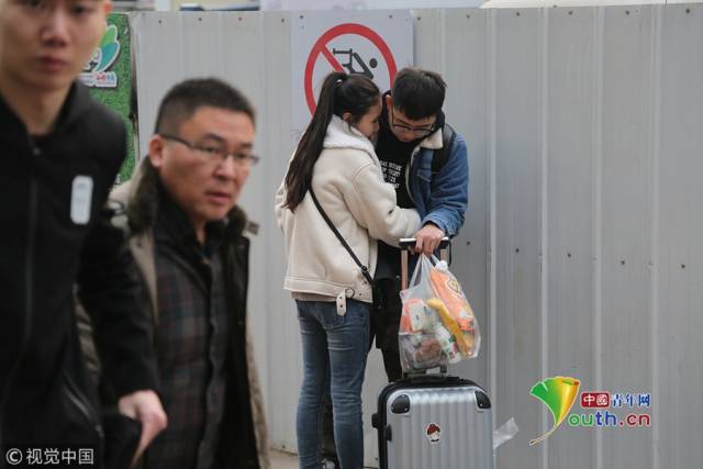 51轻视频 可以考虑：剪映：操作简单