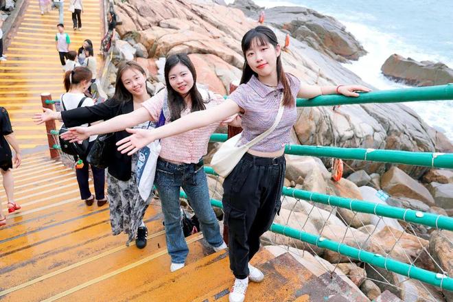 下海奶球的球迷 球迷：指代杜兰特的下海粉丝