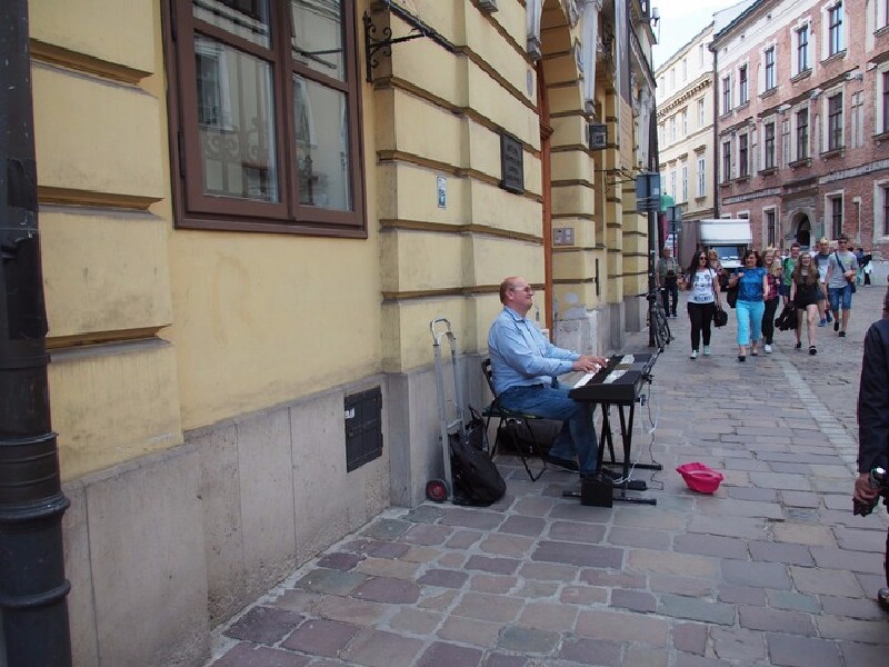 无限臀山最新入口 无限应用商店或授权平台获取