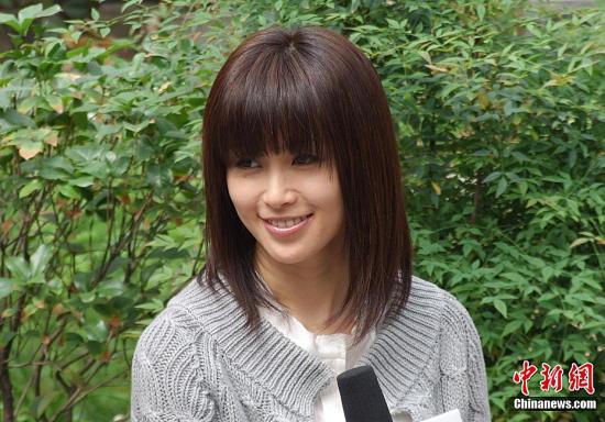 美圆和花鱿鱼游戏 美圆在暗光下能展现鱿鱼荧光