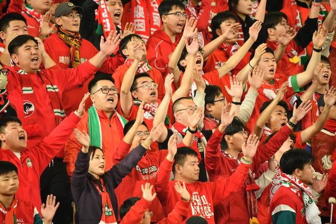 japonensis日本javahbb仙 它把传统和服和现代科技混搭