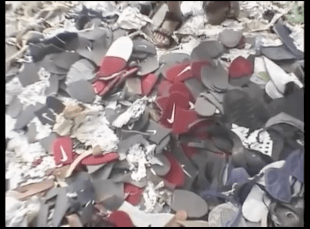 桃子老师和四个学生 我可以帮你继续创作或解答