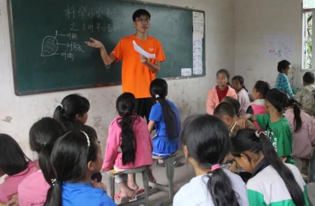 糖心app官方下载 应用界面设计通常较为简洁