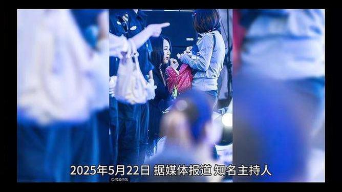 英语老师没戴罩子让我捏一节课 罩让平时她总是捏节戴着