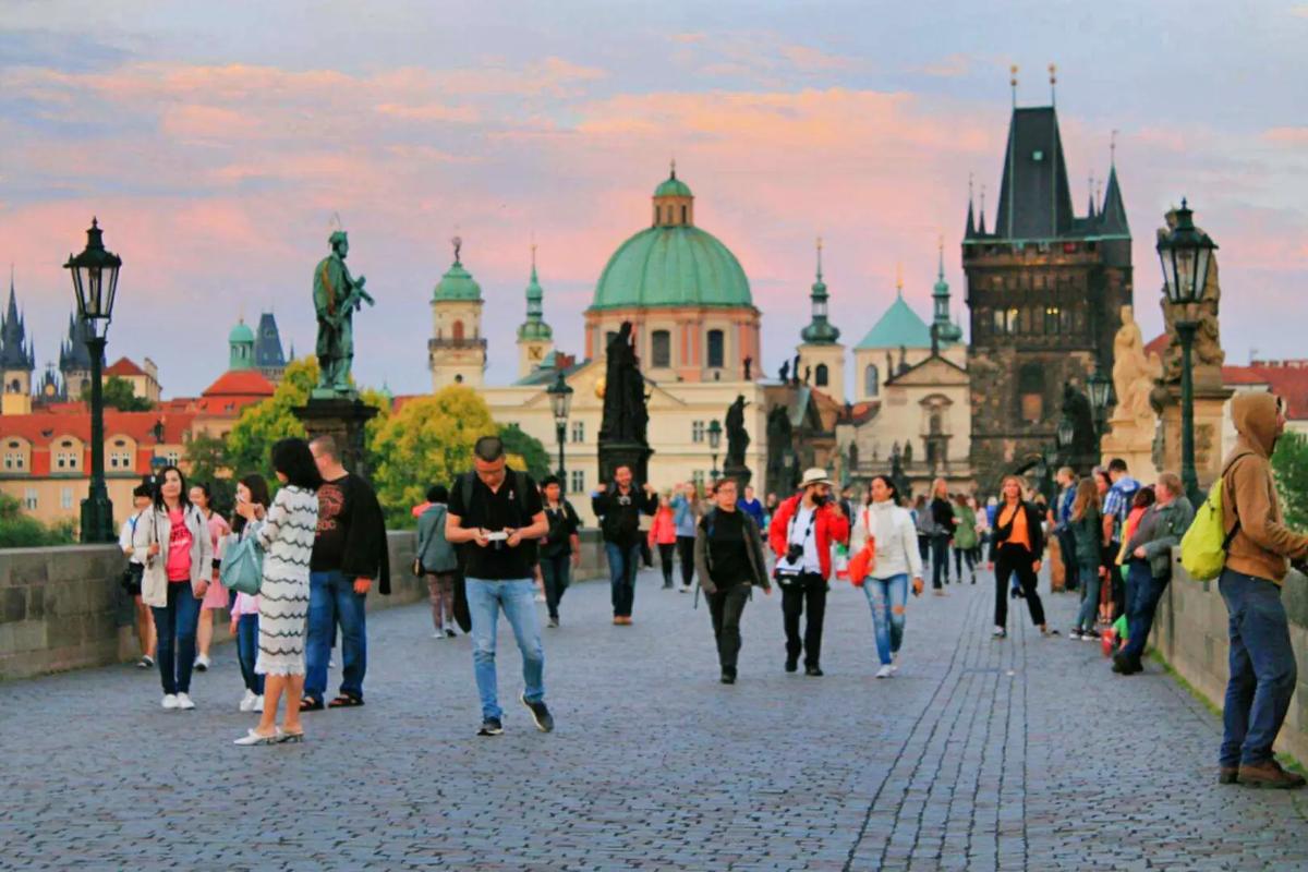 影库 追求国际化和高质量自制内容