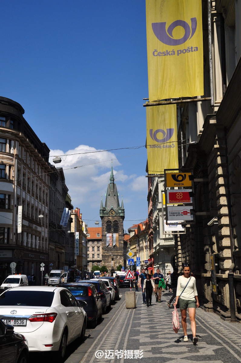 染荧 我非常乐意为你提供帮助