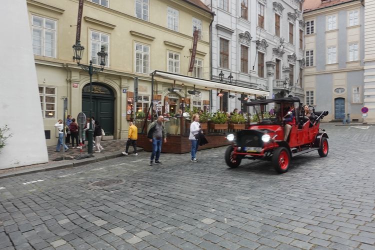 51黑料今日吃瓜网 今日用户互动以评论跟帖为主