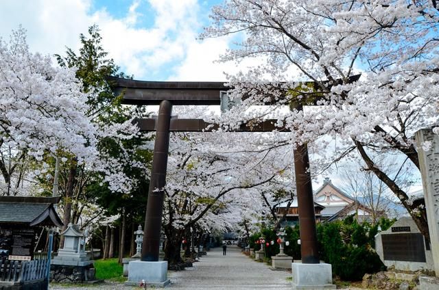 挠未成年脚心vk 积极举报任何违法违规内容