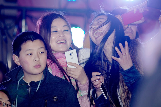 火 影 忍 者 +本 子 v