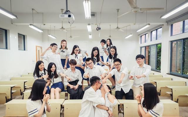 火 影 忍 者 +本 子 v 我非常乐意为你提供帮助