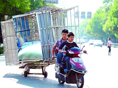欧美精品一区二区三区久久久精品 三区”的欧美广阔海洋中