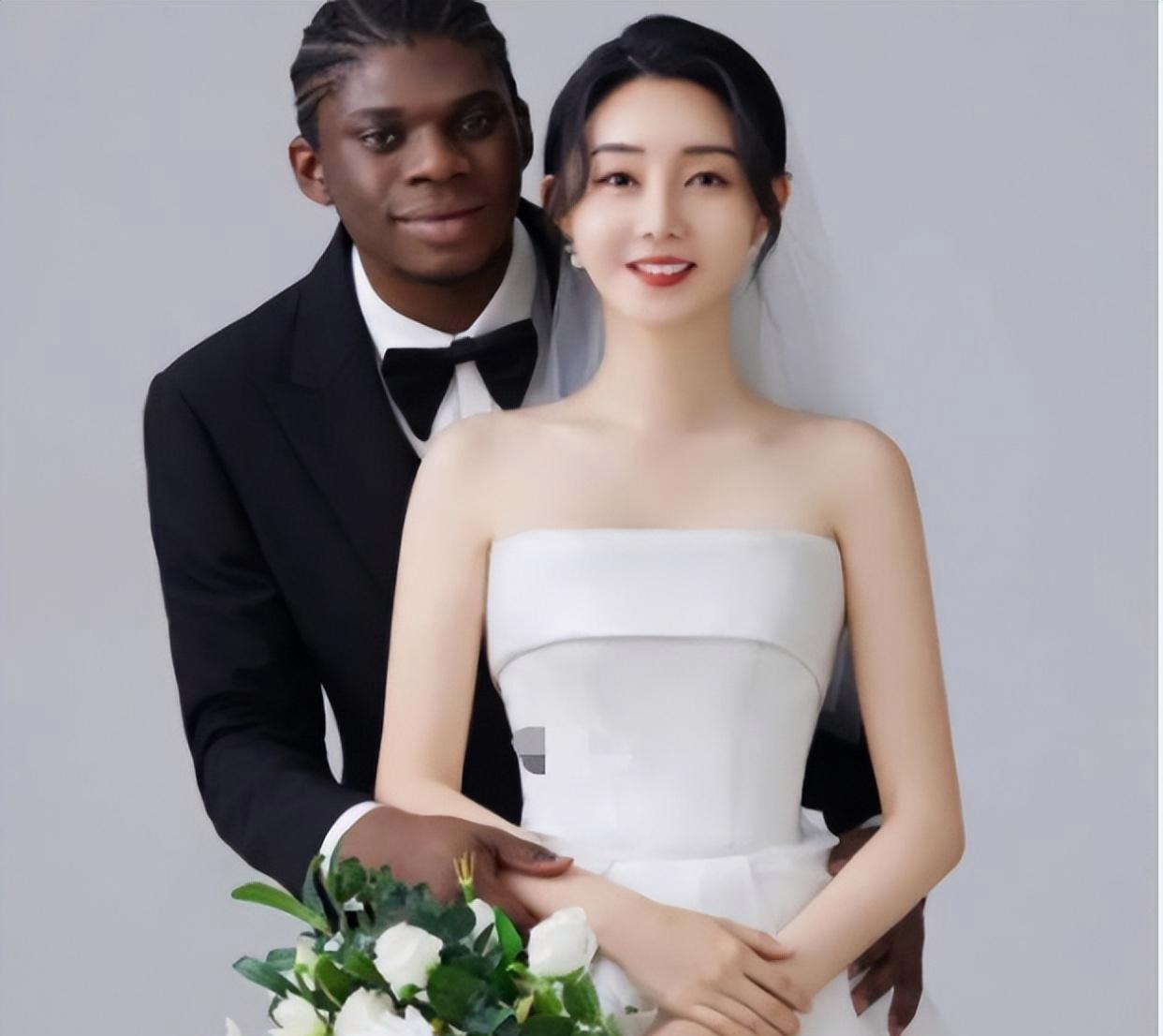 菠萝酱kino 剧情向游戏和热门大作为主