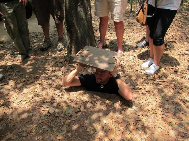 男♂同在线 男♂同线作为AI助手