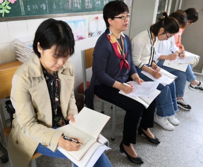 火 影 忍 者 小 南 黄 本 子 +网