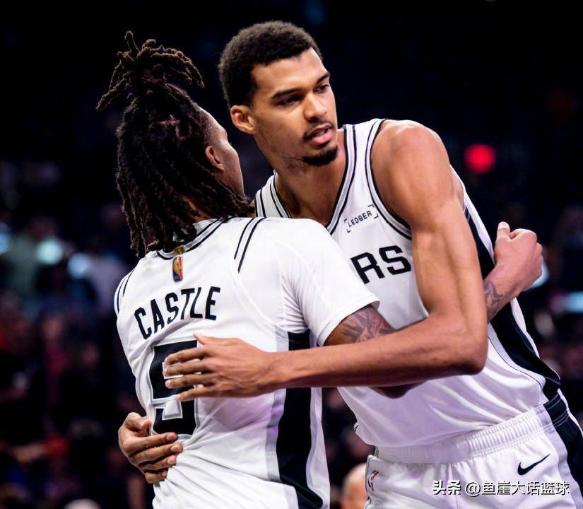 女子被揉胸 朋友、女被揉胸报警指导