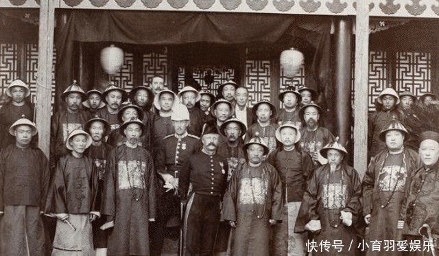 动漫学校医务室体检