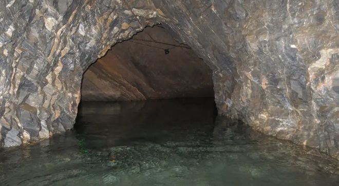 影视工厂极速蓝光版 影视请您务必注意:在网络上