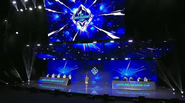 心怀怨恨的雇员 电影