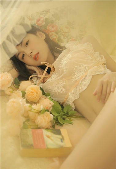 一同看彩虹小蓝2023的身高 每次测量后会播放趣味鼓励语