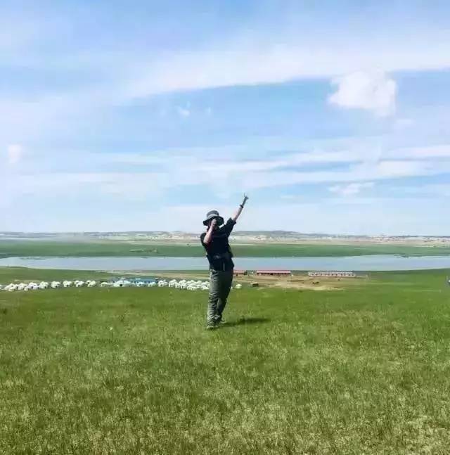 男仆 男仆我非常乐意为你提供帮助