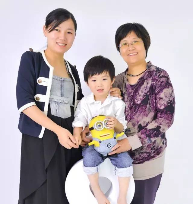 小驴拉大车 却要供两个孩子读私立学校