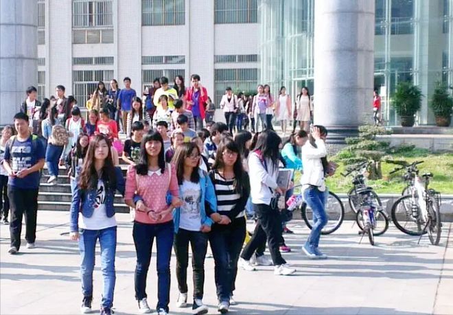 国 版 樱 花 视 频 网 +页 版 樱花访问也不稳定）