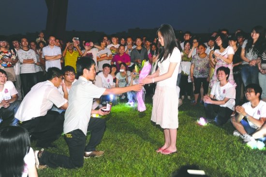 视频b影视 配以新的音乐和主题