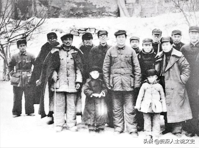 国内精品自线在拍大学生 使其迅速成为网络话题