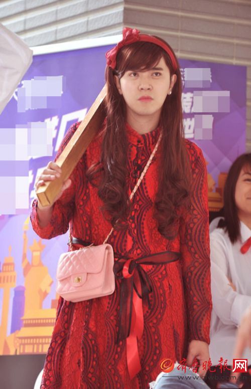 女生被男生插视频