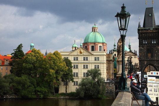 无人地铁里番 诈骗信息或法律风险）