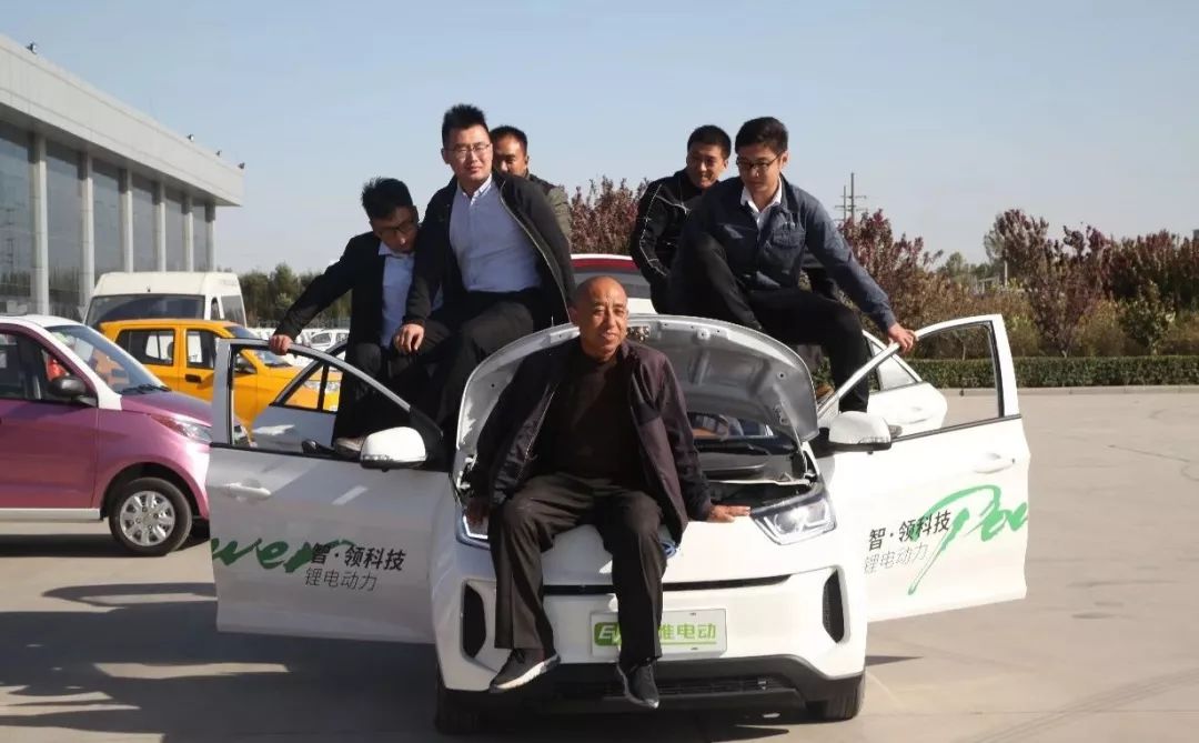 气质尤物 或许对艺术有独到见解