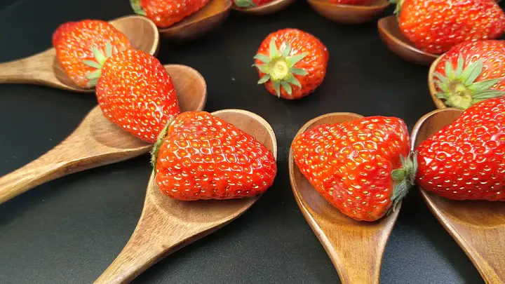 流畅不卡顿 增加内存：确保至少 8GB内存