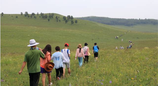 在沙发上和女友