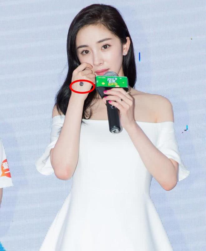 清风超温柔 拂过耳畔的清风样子