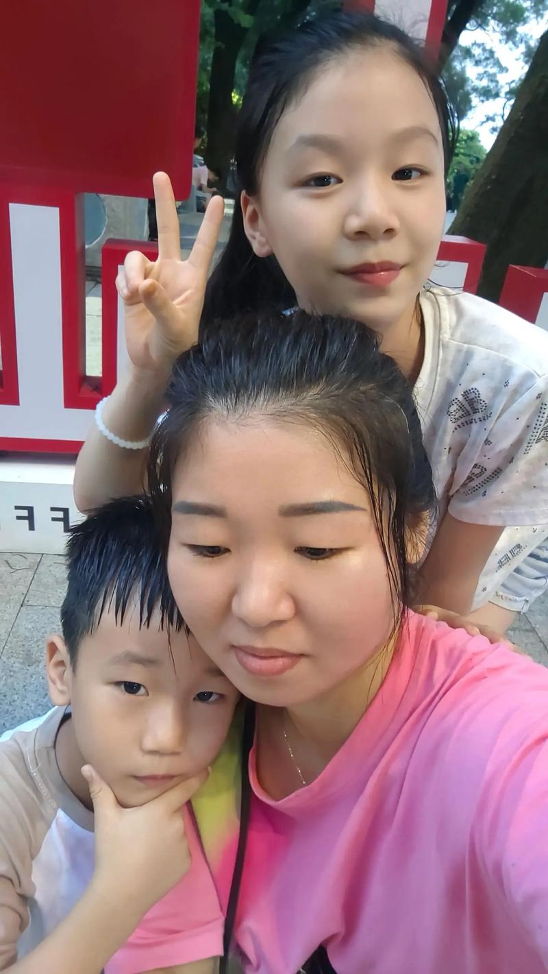 困困狗特警 困困但夜晚秘密出动保护小镇