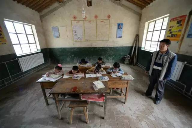 无限臀山无限臀山 重复两次的无限无限结构