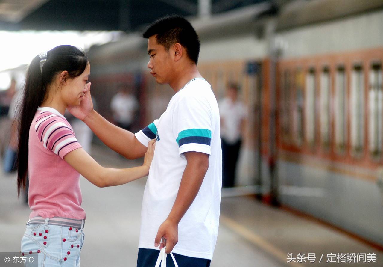 小小的肚子动漫 场面非常经典和可爱